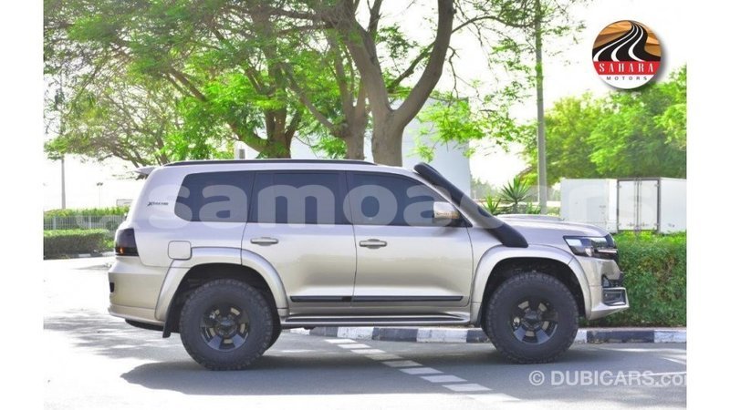 Big with watermark toyota land cruiser a ana import dubai 4426