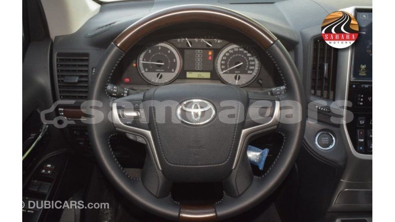 Big with watermark toyota land cruiser a ana import dubai 4426