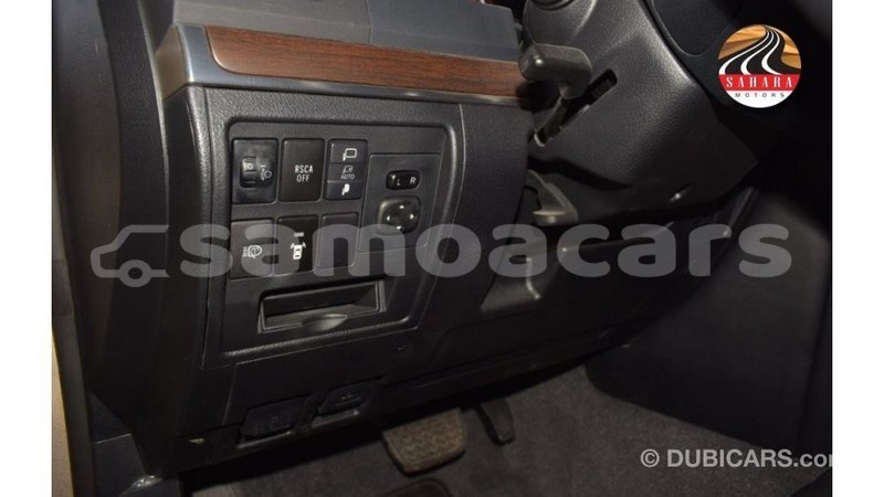 Big with watermark toyota land cruiser a ana import dubai 4426