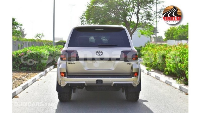Big with watermark toyota land cruiser a ana import dubai 4426