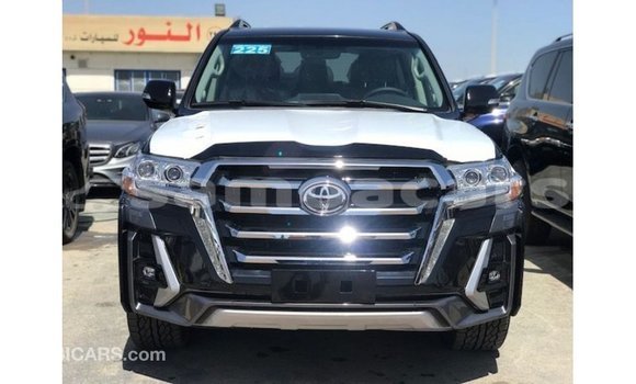 Buy Import Toyota Land Cruiser Black Car in Import - Dubai in A'ana Buy Import Toyota Land Cruiser Black Car in Import - Dubai in A'ana
