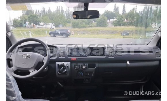 Acheter Import Voiture Toyota Hiace Blanc à Import - Dubai, A'ana Acheter Import Voiture Toyota Hiace Blanc à Import - Dubai, A'ana