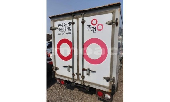 Acheter Import Voiture Kia Carens Blanc à Import - Dubai, A'ana Acheter Import Voiture Kia Carens Blanc à Import - Dubai, A'ana