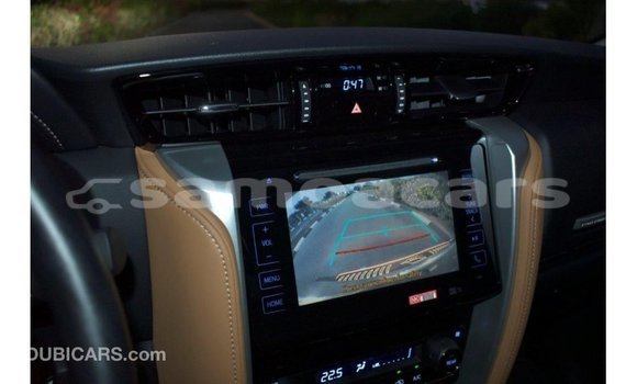 Acheter Import Voiture Toyota Fortuner Noir à Import - Dubai, A'ana Acheter Import Voiture Toyota Fortuner Noir à Import - Dubai, A'ana