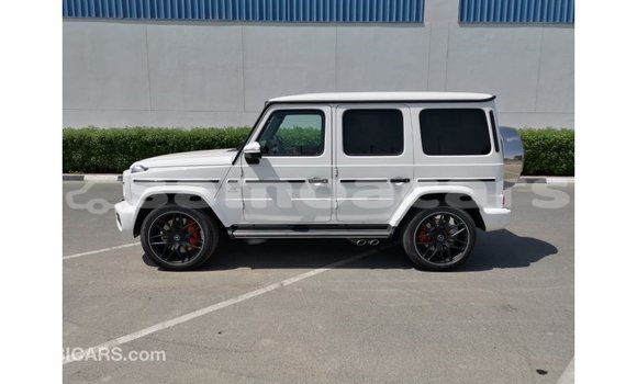 Acheter Import Voiture Mercedes-Benz 190 Blanc à Import - Dubai, A'ana Acheter Import Voiture Mercedes-Benz 190 Blanc à Import - Dubai, A'ana