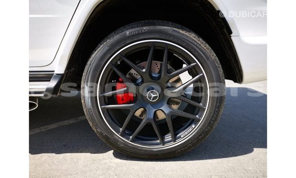 Acheter Import Voiture Mercedes-Benz 190 Blanc à Import - Dubai, A'ana Acheter Import Voiture Mercedes-Benz 190 Blanc à Import - Dubai, A'ana