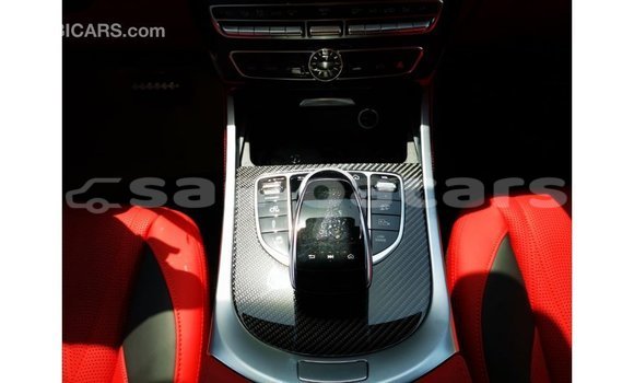 Acheter Import Voiture Mercedes-Benz 190 Blanc à Import - Dubai, A'ana Acheter Import Voiture Mercedes-Benz 190 Blanc à Import - Dubai, A'ana