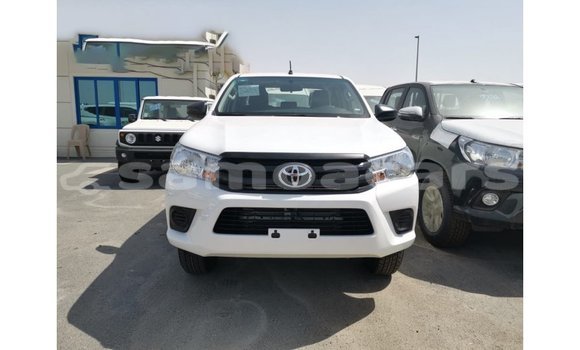 Acheter Import Voiture Toyota Hilux Blanc à Import - Dubai, A'ana Acheter Import Voiture Toyota Hilux Blanc à Import - Dubai, A'ana