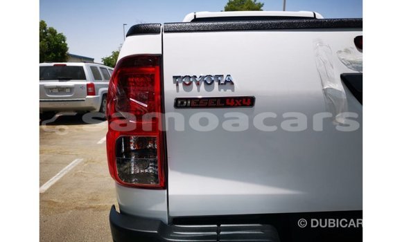 Acheter Import Voiture Toyota Hilux Blanc à Import - Dubai, A'ana Acheter Import Voiture Toyota Hilux Blanc à Import - Dubai, A'ana