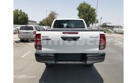 Acheter Import Voiture Toyota Hilux Blanc à Import - Dubai, A'ana Acheter Import Voiture Toyota Hilux Blanc à Import - Dubai, A'ana