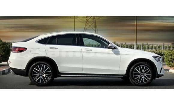 Acheter Import Voiture Mercedes-Benz GLC Blanc à Import - Dubai, A'ana Acheter Import Voiture Mercedes-Benz GLC Blanc à Import - Dubai, A'ana