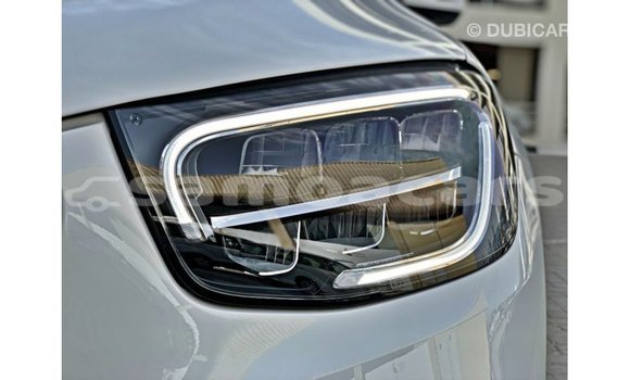 Acheter Import Voiture Mercedes-Benz GLC Blanc à Import - Dubai, A'ana Acheter Import Voiture Mercedes-Benz GLC Blanc à Import - Dubai, A'ana