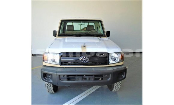 Acheter Import Voiture Toyota Land Cruiser Beige à Import - Dubai, A'ana
