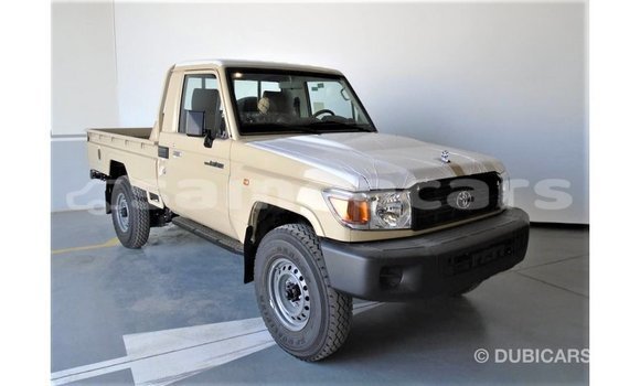 Acheter Import Voiture Toyota Land Cruiser Beige à Import - Dubai, A'ana Acheter Import Voiture Toyota Land Cruiser Beige à Import - Dubai, A'ana