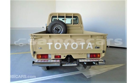 Acheter Import Voiture Toyota Land Cruiser Beige à Import - Dubai, A'ana Acheter Import Voiture Toyota Land Cruiser Beige à Import - Dubai, A'ana