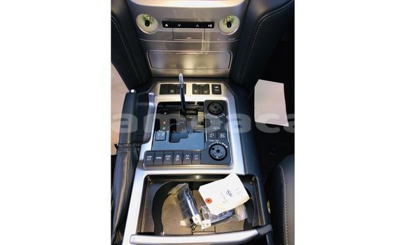 Acheter Import Voiture Toyota Land Cruiser Noir à Import - Dubai, A'ana Acheter Import Voiture Toyota Land Cruiser Noir à Import - Dubai, A'ana