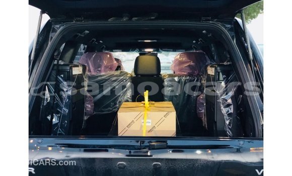 Acheter Import Voiture Toyota Land Cruiser Noir à Import - Dubai, A'ana Acheter Import Voiture Toyota Land Cruiser Noir à Import - Dubai, A'ana