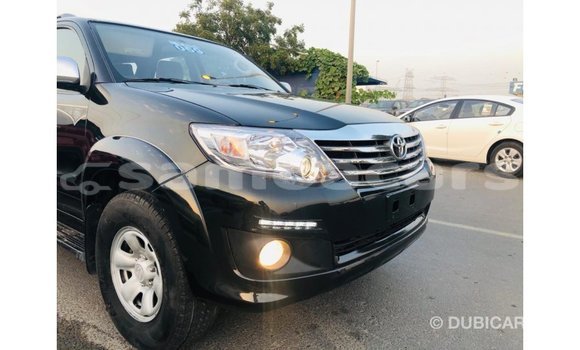 Acheter Import Voiture Toyota Fortuner Noir à Import - Dubai, A'ana Acheter Import Voiture Toyota Fortuner Noir à Import - Dubai, A'ana