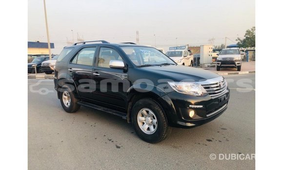 Acheter Import Voiture Toyota Fortuner Noir à Import - Dubai, A'ana Acheter Import Voiture Toyota Fortuner Noir à Import - Dubai, A'ana
