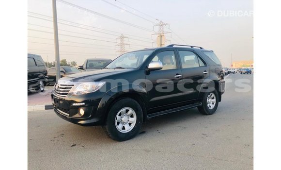 Acheter Import Voiture Toyota Fortuner Noir à Import - Dubai, A'ana Acheter Import Voiture Toyota Fortuner Noir à Import - Dubai, A'ana