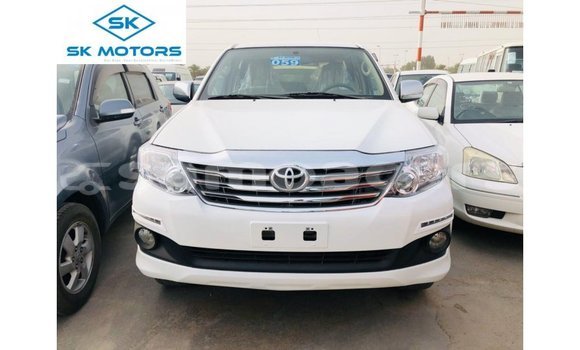 Buy Import Toyota Fortuner White Car in Import - Dubai in A'ana