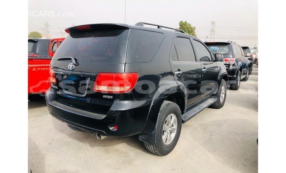 Acheter Import Voiture Toyota Fortuner Noir à Import - Dubai, A'ana Acheter Import Voiture Toyota Fortuner Noir à Import - Dubai, A'ana