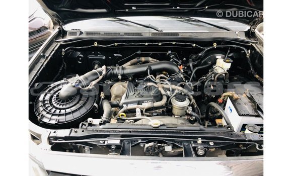 Acheter Import Voiture Toyota Fortuner Noir à Import - Dubai, A'ana Acheter Import Voiture Toyota Fortuner Noir à Import - Dubai, A'ana