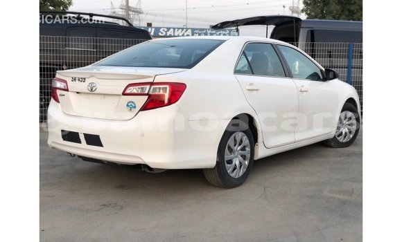 Acheter Import Voiture Toyota Camry Blanc à Import - Dubai, A'ana Acheter Import Voiture Toyota Camry Blanc à Import - Dubai, A'ana