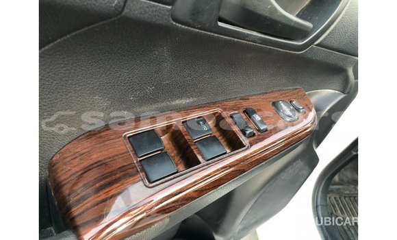 Acheter Import Voiture Toyota Camry Blanc à Import - Dubai, A'ana Acheter Import Voiture Toyota Camry Blanc à Import - Dubai, A'ana