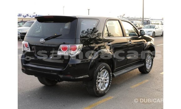 Acheter Import Voiture Toyota Fortuner Noir à Import - Dubai, A'ana Acheter Import Voiture Toyota Fortuner Noir à Import - Dubai, A'ana