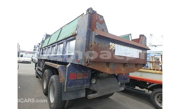 Acheter Import Voiture Nissan 350Z Bleu à Import - Dubai, A'ana Acheter Import Voiture Nissan 350Z Bleu à Import - Dubai, A'ana