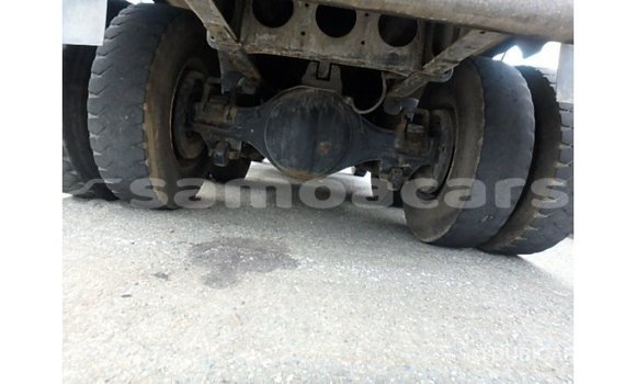 Acheter Import Voiture Nissan 350Z Bleu à Import - Dubai, A'ana Acheter Import Voiture Nissan 350Z Bleu à Import - Dubai, A'ana