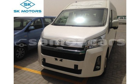 Buy Import Toyota Hiace White Car in Import - Dubai in A'ana