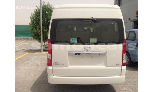 Acheter Import Voiture Toyota Hiace Blanc à Import - Dubai, A'ana Acheter Import Voiture Toyota Hiace Blanc à Import - Dubai, A'ana