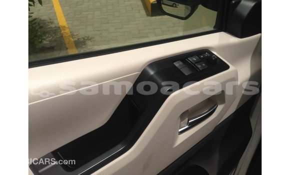 Acheter Import Voiture Toyota Hiace Blanc à Import - Dubai, A'ana Acheter Import Voiture Toyota Hiace Blanc à Import - Dubai, A'ana