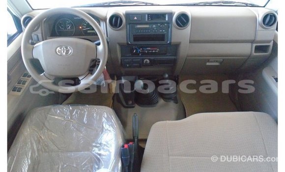 Buy Import Toyota Land Cruiser White Car in Import - Dubai in A'ana Buy Import Toyota Land Cruiser White Car in Import - Dubai in A'ana