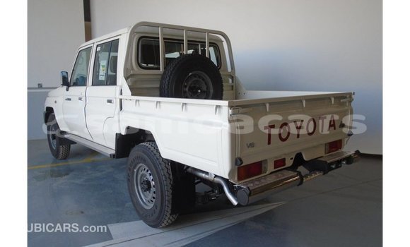 Buy Import Toyota Land Cruiser White Car in Import - Dubai in A'ana Buy Import Toyota Land Cruiser White Car in Import - Dubai in A'ana