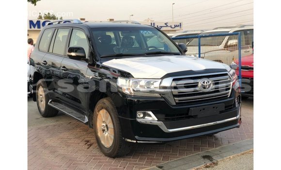 Acheter Import Voiture Toyota Land Cruiser Noir à Import - Dubai, A'ana Acheter Import Voiture Toyota Land Cruiser Noir à Import - Dubai, A'ana