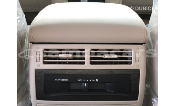 Acheter Import Voiture Toyota Land Cruiser Noir à Import - Dubai, A'ana Acheter Import Voiture Toyota Land Cruiser Noir à Import - Dubai, A'ana