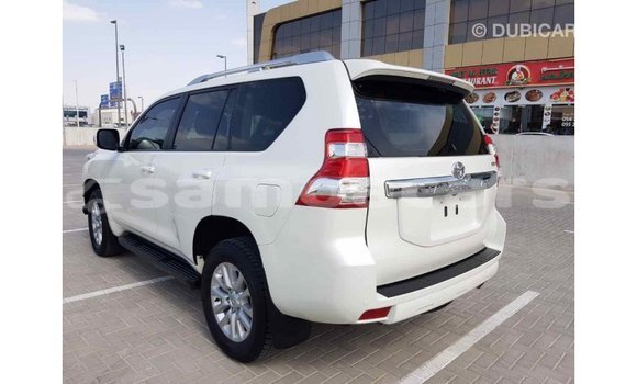 Acheter Import Voiture Toyota Prado Blanc à Import - Dubai, A'ana Acheter Import Voiture Toyota Prado Blanc à Import - Dubai, A'ana
