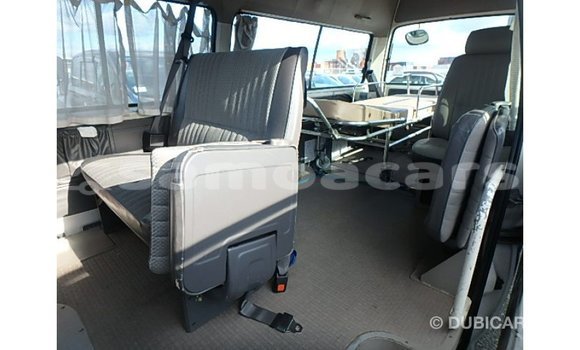 Acheter Import Voiture Nissan Caravan Blanc à Import - Dubai, A'ana Acheter Import Voiture Nissan Caravan Blanc à Import - Dubai, A'ana