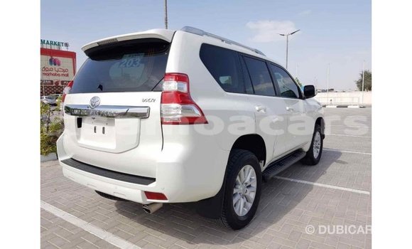 Acheter Import Voiture Toyota Prado Blanc à Import - Dubai, A'ana Acheter Import Voiture Toyota Prado Blanc à Import - Dubai, A'ana