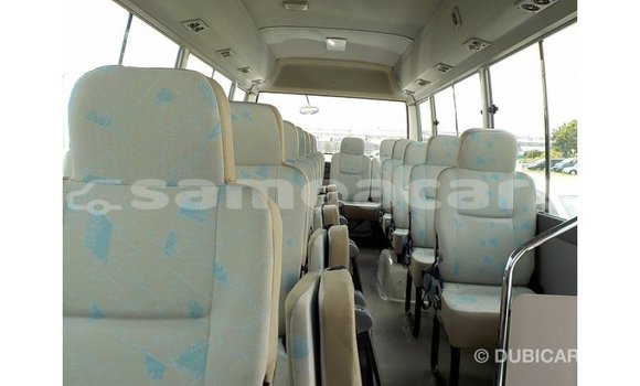 Acheter Import Voiture Toyota Coaster Blanc à Import - Dubai, A'ana Acheter Import Voiture Toyota Coaster Blanc à Import - Dubai, A'ana