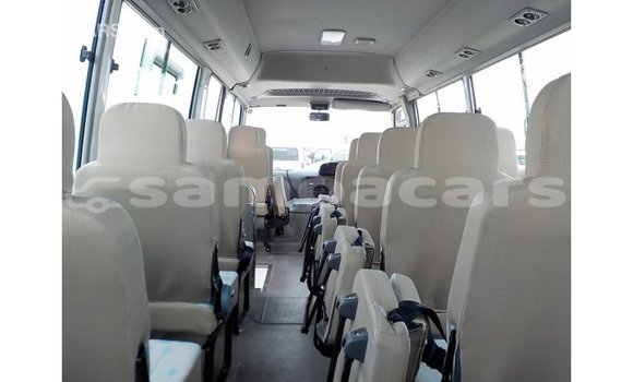 Acheter Import Voiture Toyota Coaster Blanc à Import - Dubai, A'ana Acheter Import Voiture Toyota Coaster Blanc à Import - Dubai, A'ana