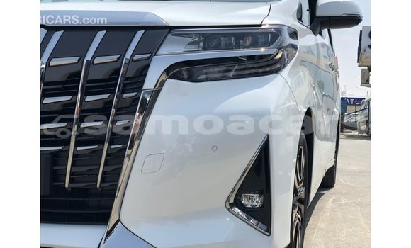 Acheter Import Voiture Toyota Alphard Blanc à Import - Dubai, A'ana Acheter Import Voiture Toyota Alphard Blanc à Import - Dubai, A'ana
