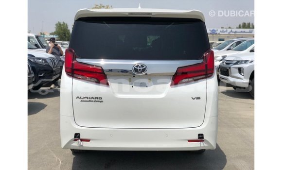 Acheter Import Voiture Toyota Alphard Blanc à Import - Dubai, A'ana Acheter Import Voiture Toyota Alphard Blanc à Import - Dubai, A'ana