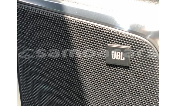 Acheter Import Voiture Toyota Alphard Blanc à Import - Dubai, A'ana Acheter Import Voiture Toyota Alphard Blanc à Import - Dubai, A'ana