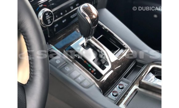 Acheter Import Voiture Toyota Alphard Blanc à Import - Dubai, A'ana Acheter Import Voiture Toyota Alphard Blanc à Import - Dubai, A'ana