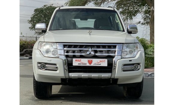 Acheter Import Voiture Mitsubishi Pajero Blanc à Import - Dubai, A'ana Acheter Import Voiture Mitsubishi Pajero Blanc à Import - Dubai, A'ana