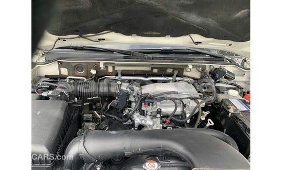 Acheter Import Voiture Mitsubishi Pajero Blanc à Import - Dubai, A'ana Acheter Import Voiture Mitsubishi Pajero Blanc à Import - Dubai, A'ana